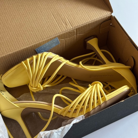 Heeled Sandals. Size US 9.5. Brand new. - Picture 13 of 13